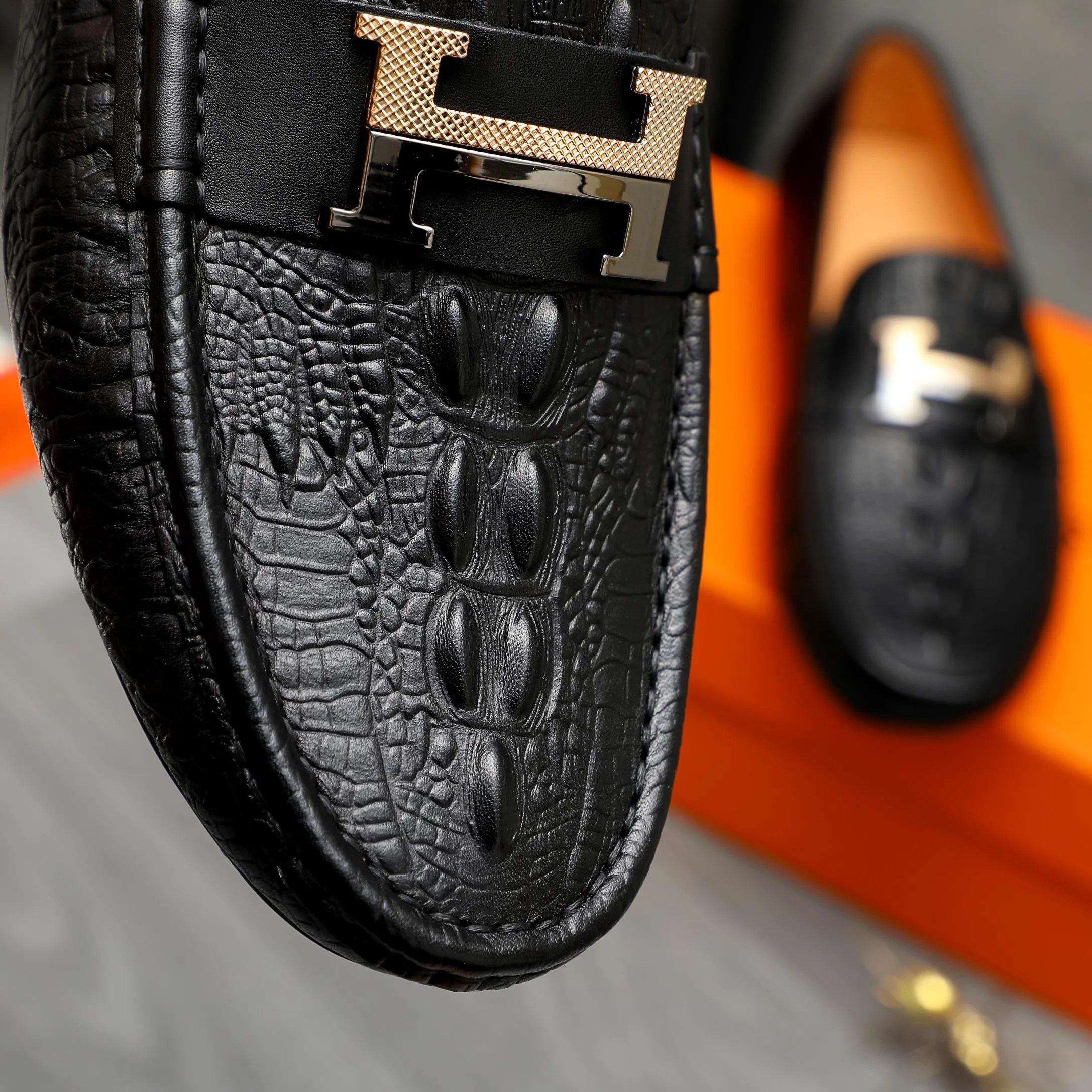 Men's shoes 💰380 Product trademark: HERMES "Hermès" casual slip-on shoes Regular size: 38-45 (45 is custom-made and non-returnable) Product materials: Selected embossed cowhide upper, pigskin lining, rubber outsole